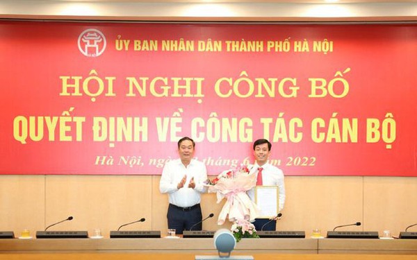 Hanoi appoints Deputy Chief of Office of People’s Committee born in 1984
