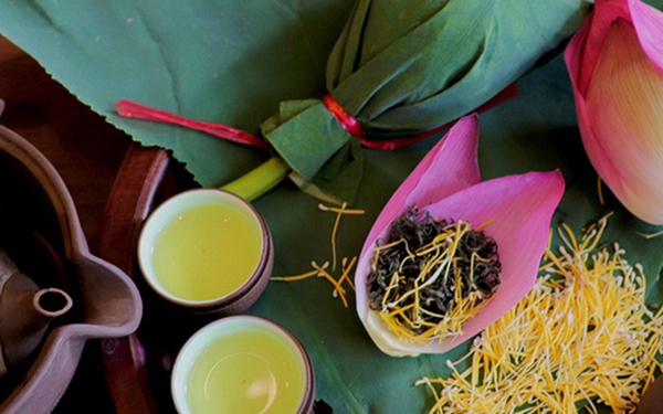The feat of marinating tea encapsulates the quintessence of thousands of West Lake lotus flowers