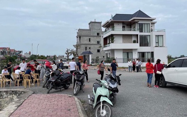 Nhà thổ cư Hà Nội: Người mua “khóc ròng” vì giá cao