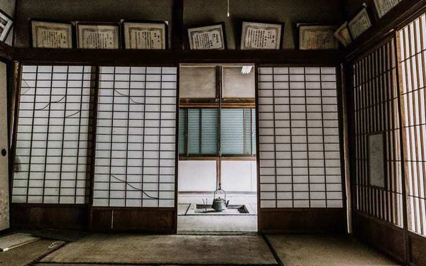 Ám ảnh những 'ngôi nhà ma' không một bóng người ở Nhật Bản