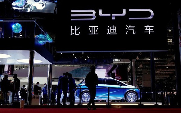 Lần đầu tiên một hãng xe Trung Quốc hạ bệ ngôi vị "vua xe điện" của Tesla