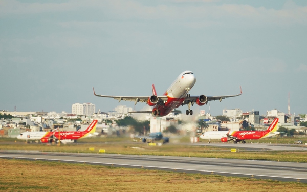 Nhu cầu đi lại trong nước và quốc tế hồi phục, Vietjet ghi nhận kết quả kinh doanh tích cực trong quý II và sáu tháng đầu năm 2022 (ảnh: Tài Nguyên) Nhu cầu đi lại trong nước và quốc tế hồi phục, Vietjet ghi nhận kết quả kinh doanh tích cực trong quý II và sáu tháng đầu năm 2022 (ảnh: Tài Nguyên)