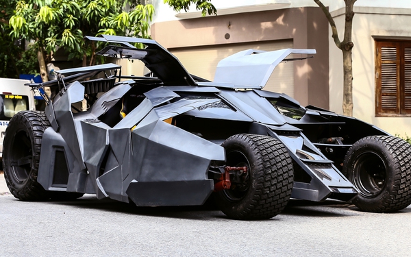 Cận cảnh xe Batman hơn nửa tỷ đồng của ‘phù thuỷ hoá trang' 9x
