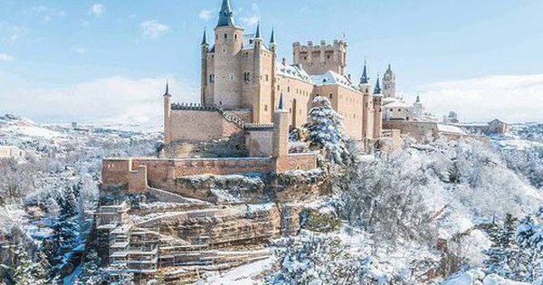 11 tòa lâu đài đẹp nhất thế giới, nơi truyền cảm hứng bất tận cho ...