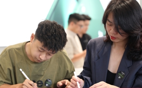 Việt Nam lần đầu tổ chức vẽ tranh trên iPad - Vẽ tranh iPad: \