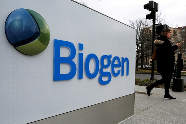 Biogen đồng ý trả 900 triệu USD để thỏa thuận về vụ kiện hối lộ bác sĩ - Ảnh: REUTERS Biogen đồng ý trả 900 triệu USD để thỏa thuận về vụ kiện hối lộ bác sĩ - Ảnh: REUTERS