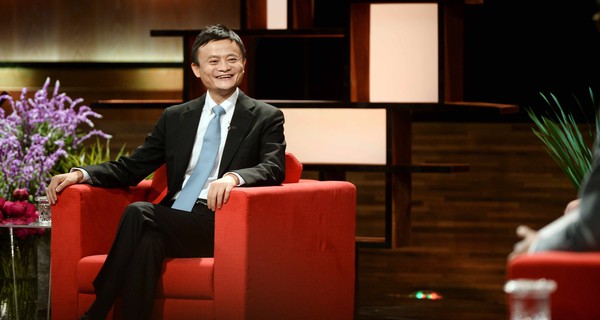 Jack Ma: &#39;25 tuổi, cứ sai lầm thoải m&#225;i! Tr&#234;n 40 th&#236; đừng nhảy lung tung nữa!&#39;