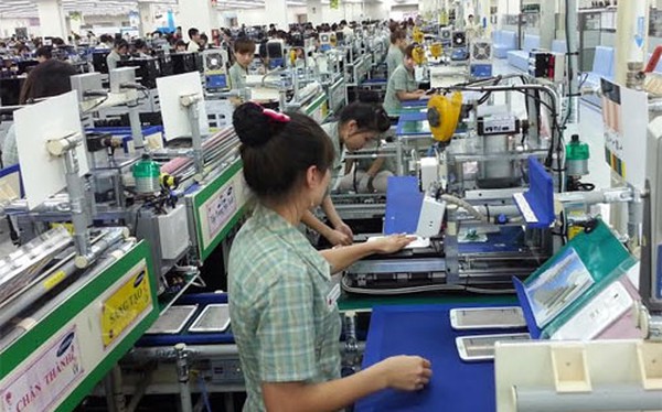 Nghá»ch lý lương âkhá»§ngâ vẫn thiếu kỹ sư Äiá»n tá»