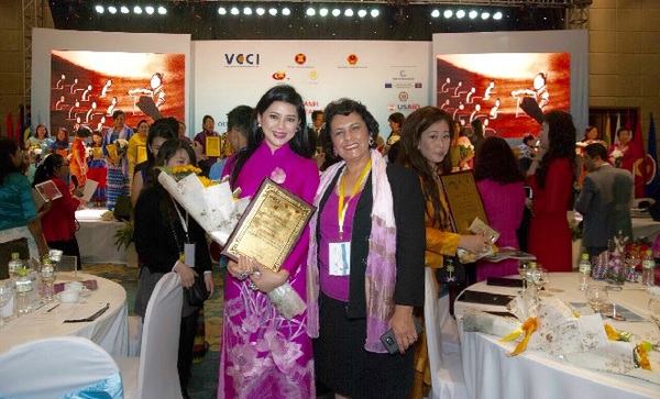 Tổng Giám đốc IPPG nhận giải thưởng “Doanh nhân nữ ASEAN tiêu biểu”