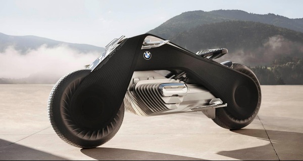 BMW nói rằng: Ngồi trên chiếc mô tô này, bạn có thể phóng bạt mạng mà chẳng cần tới mũ bảo hiểm