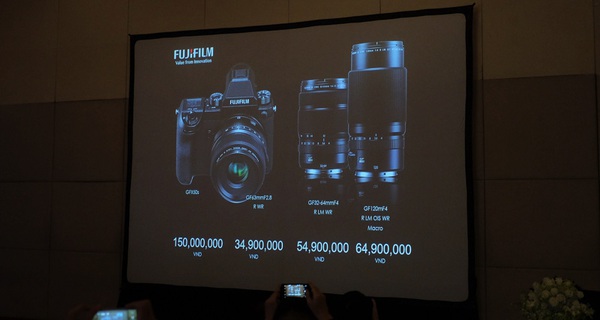 Fujifilm bán máy ảnh GFX 50S tại Việt Nam giá 150 triệu
