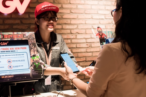 Rạp chiếu phim, quán cafe... phản ứng rất tích cực với Samsung Pay