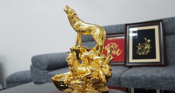 Đại gia chi chục triệu sắm Linh khuyển mạ vàng đón Tết Mậu Tuất 2018