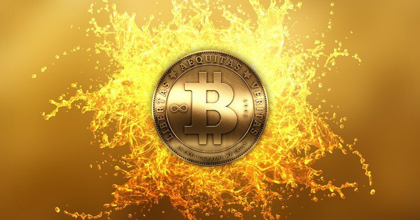 Tăng 26,04%, bitcoin chạm đỉnh 18.000 USD