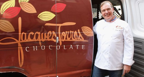 "Quý ngài chocolate": Kiếm hàng triệu USD vẫn không thích mở rộng kinh doanh và chỉ thuê nhân viên có kỹ năng mình không có