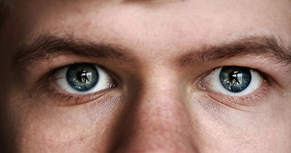 7 điều không nên làm với mắt: Hãy biết sớm để bảo vệ "cửa sổ tâm hồn" của mình
