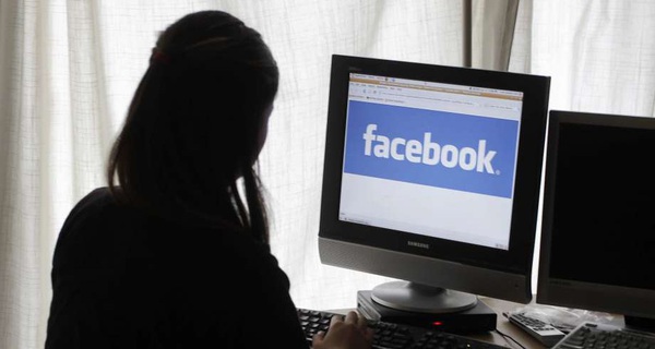Hãy cẩn thận trên Facebook vì ấn "Like" cũng có thể khiến bạn bị đi tù
