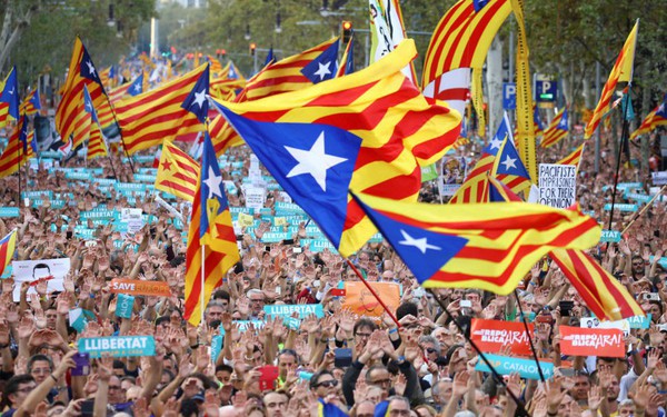 Xứ Catalonia kh&#225;c g&#236; so với T&#226;y Ban Nha ?