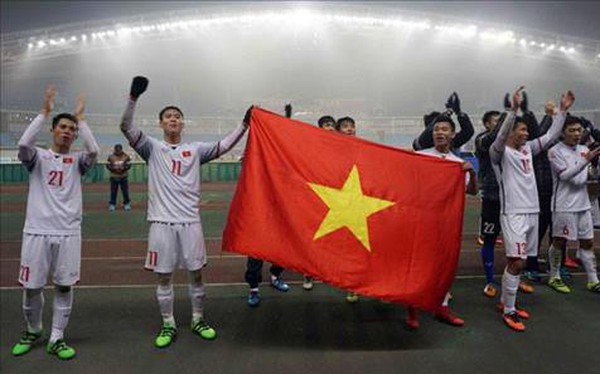 Thủ tướng nhắn gửi đội tuyển U23: “Dưới cờ oai nghiêm sao vàng bay, hãy bình tĩnh, tự tin, thi đấu hết mình vì màu cờ sắc áo của Tổ quốc Việt Nam thân yêu!”