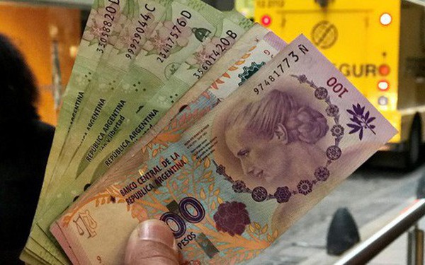 Đồng tiền tụt giá thảm hại, Argentina triển khai ATM Bitcoin