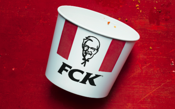 Gần 900 cửa hàng đóng cửa vì thiếu thịt gà, KFC tung print ad xin lỗi: “FCK, We’re Sorry”