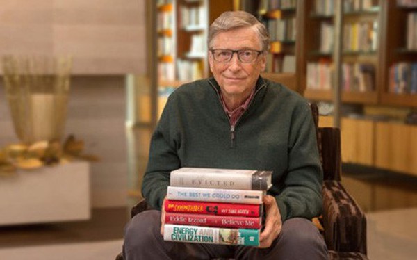 Tỷ ph&#250; Bill Gates giới thiệu 2 cuốn s&#225;ch y&#234;u th&#237;ch đầu năm 2018, ai cũng n&#234;n đọc để biết &quot;thế giới đang tốt dần l&#234;n như thế n&#224;o&quot;