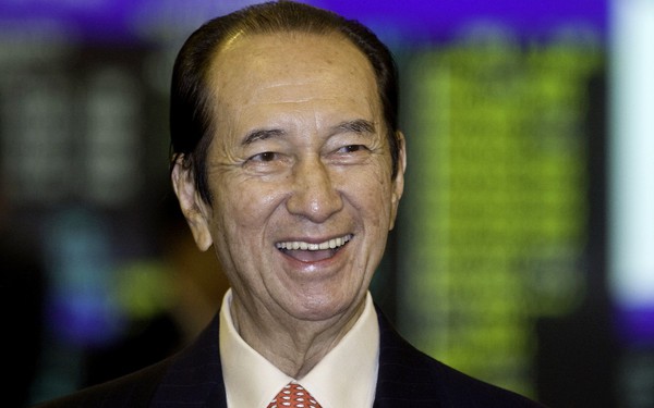 'Vua sòng bài' Hong Kong nghỉ hưu ở tuổi 96, trao đế chế hơn 5 tỷ USD cho con gái