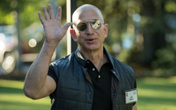 V&#236; sao Jeff Bezos kh&#244;ng bao giờ h&#224;i l&#242;ng với th&#224;nh c&#244;ng của Amazon?