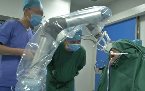 Thời đi nha khoa không cần nha sỹ ở Trung Quốc: Răng được in 3D, robot cấy ghép với sai số cực nhỏ so với người thật