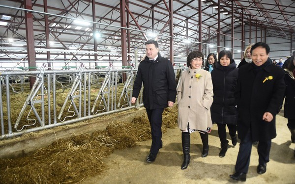 X&#226;y xong trang trại v&#224; nh&#224; m&#225;y sữa lớn nhất ch&#226;u &#193; ở Nghệ An, tập đo&#224;n TH đến Nga bắt tay quỹ RDIF đầu tư hơn 630 triệu USD ph&#225;t triển c&#244;ng nghiệp sữa