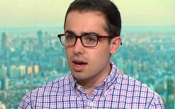 Kẻ lập dị 25 tuổi đã khiến Elon Musk phải chọc giận phố Wall