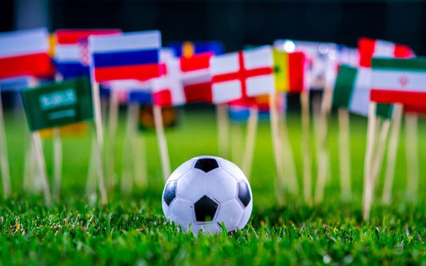 Anh: Dịch vụ thuê người làm hộ để xem World Cup giá 500.000 VNĐ mỗi giờ bùng nổ