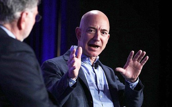Làm sếp theo kiểu Jeff Bezos: Luôn khó tính, châm chọc nhân viên, thuê chuyên gia tư vấn nhưng lại chẳng tin họ lấy một lần
