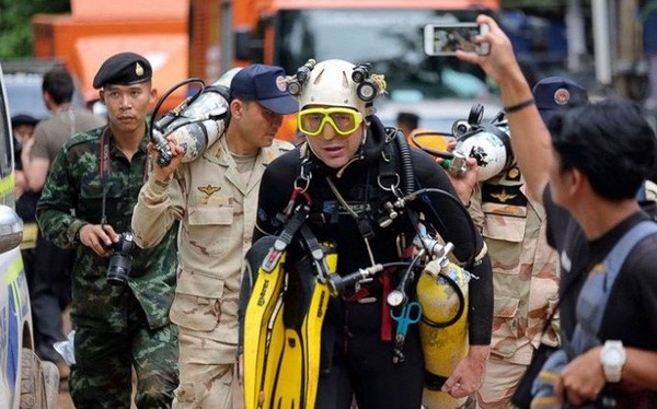 Sự trùng hợp kỳ diệu giúp thợ lặn tìm thấy đội bóng Thái Lan mất tích