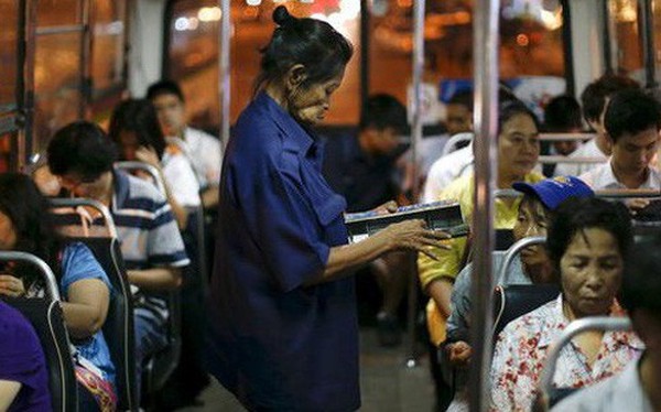 65% người Việt tr&#234;n 50 tuổi vẫn tiếp tục l&#224;m việc: Lao động Việt Nam chăm chỉ nhất nh&#236; ASEAN?