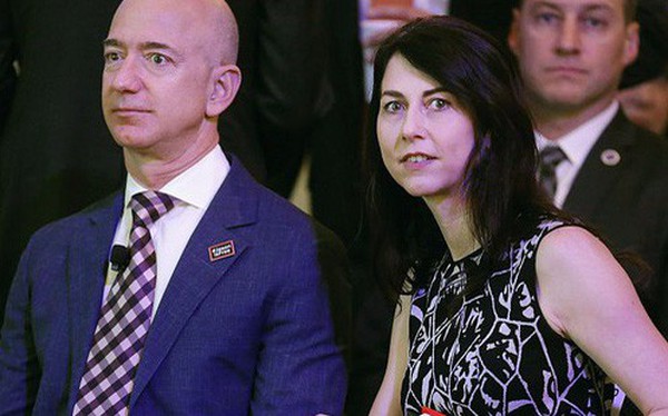 Sự nghiệp đáng kinh ngạc của người luôn đứng sau thành công của "ông trùm Amazon" Jeff Bezos: Từ bỏ công việc ước mơ của mình để hỗ trợ chồng và trở thành cặp đôi giàu nhất thế giới!