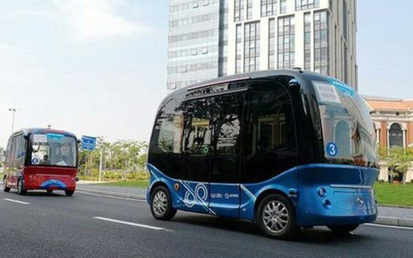 Trung Quốc thử nghiệm xe bus kh&#244;ng người l&#225;i, c&#243; tr&#237; th&#244;ng minh nh&#226;n tạo