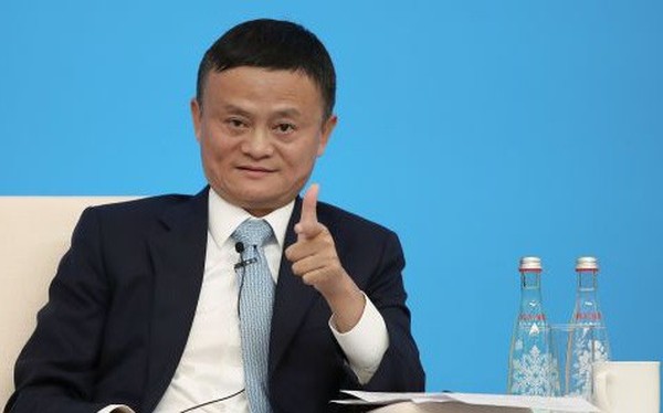 Jack Ma nhắn nhủ người trẻ: Ra trường đừng nhăm nhăm nộp hồ sơ vào công ty lớn, hãy tìm một vị sếp tốt và gắn bó với ông ấy 3 năm