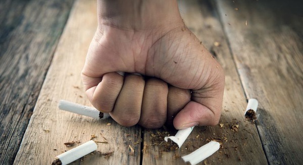 Cứ 2 người hút thuốc lá lại có 1 người tử vong, bỏ ngay đi trước khi mọi chuyện tồi tệ hơn!