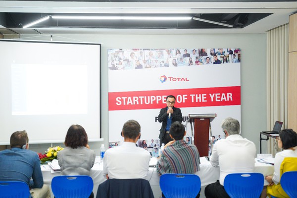 Kính thông minh dành cho người khuyết tật chinh phục Nhà khởi nghiệp của năm