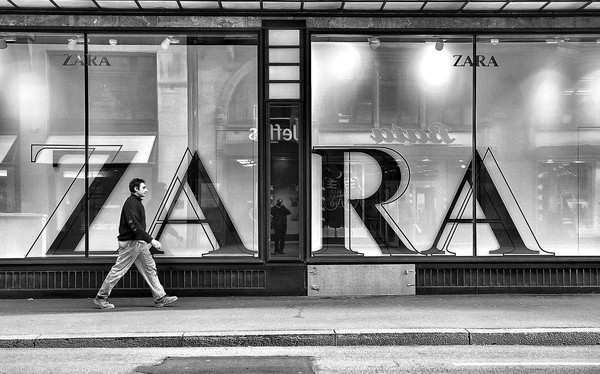 Tại sao thương hiệu &quot;ăn liền&quot; Zara dẫn đầu ng&#224;nh c&#244;ng nghiệp thời trang: Th&#224;nh c&#244;ng từ m&#244; h&#236;nh kinh doanh ngược đời