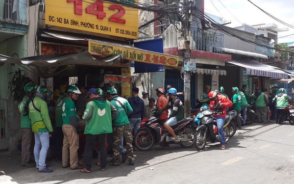 Trăm phương ng&#224;n kế &quot;chi&#234;u dụ&quot; h&#224;ng qu&#225;n của dịch vụ giao thức ăn