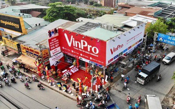 Dời hầm TTTM tìm ra mặt phố, Vingroup mở đồng loạt 10 siêu thị VinPro chỉ trong 1 ngày, quyết đấu thế "một mình một ngựa" của Điện máy Xanh?