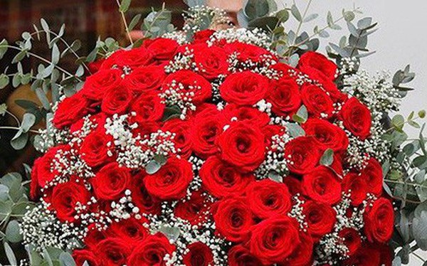 Nhiều đại gia đặt mua hoa tiền triệu tặng người yêu
