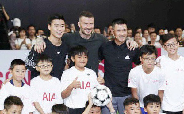 Khoảnh khắc hiếm có: Lần đầu tiên David Beckham, Công Vinh, Duy Mạnh hội ngộ trong một khung hình