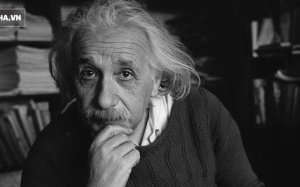 Người t&#224;i xế của Einstein v&#224; c&#226;u chuyện về t&#224;i ứng biến khiến nh&#224; khoa học phải kinh ngạc