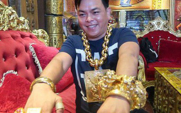 Nóng: Đại gia Phúc XO - người đeo vàng nhiều nhất Việt Nam vừa bị bắt