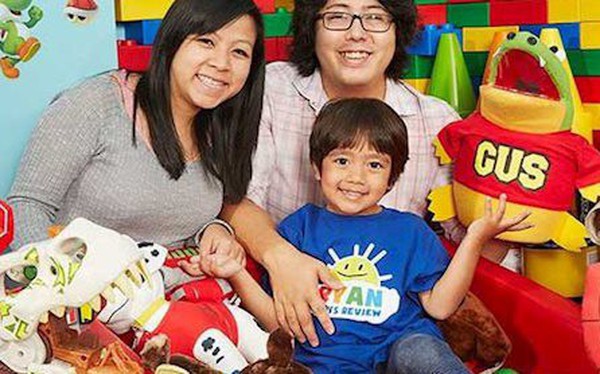 Ryan ToysReview: 5 sự thật về cậu bé 7 tuổi kiếm tiền giỏi nhất thế giới