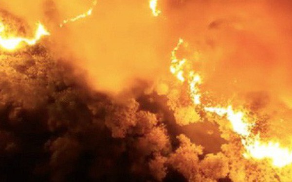 Clip: Núi Hồng Lĩnh thành biển lửa, di dời dân khẩn cấp