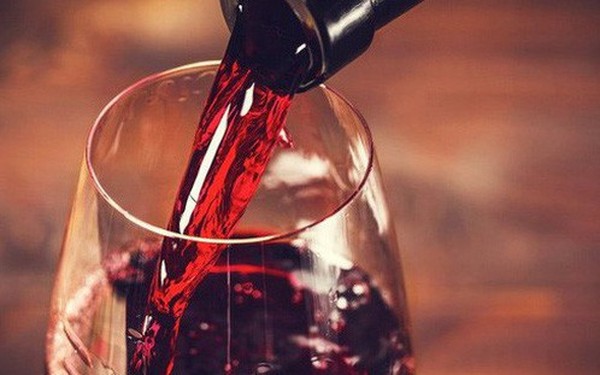 Nghiên cứu mới: Uống rượu vang đỏ giúp giảm stress và trầm cảm nhờ vào một hợp chất đặc biệt
